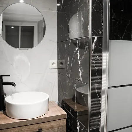Design Et Chic Hyper-centre De Apartament