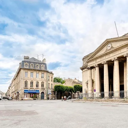 Design Et Chic Hyper-centre De Apartament